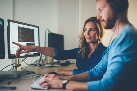 Frau im Büro